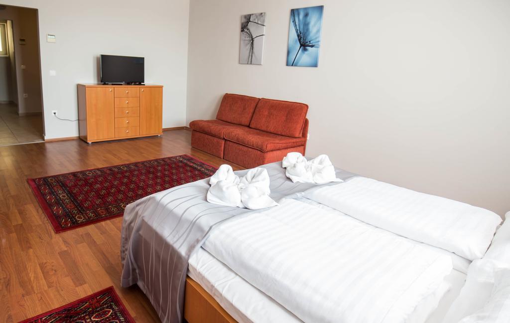 Salt Hill Apartmanok Egerszalók Exteriör bild